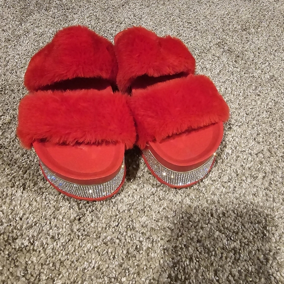 Red Slides - Picture 5 of 5